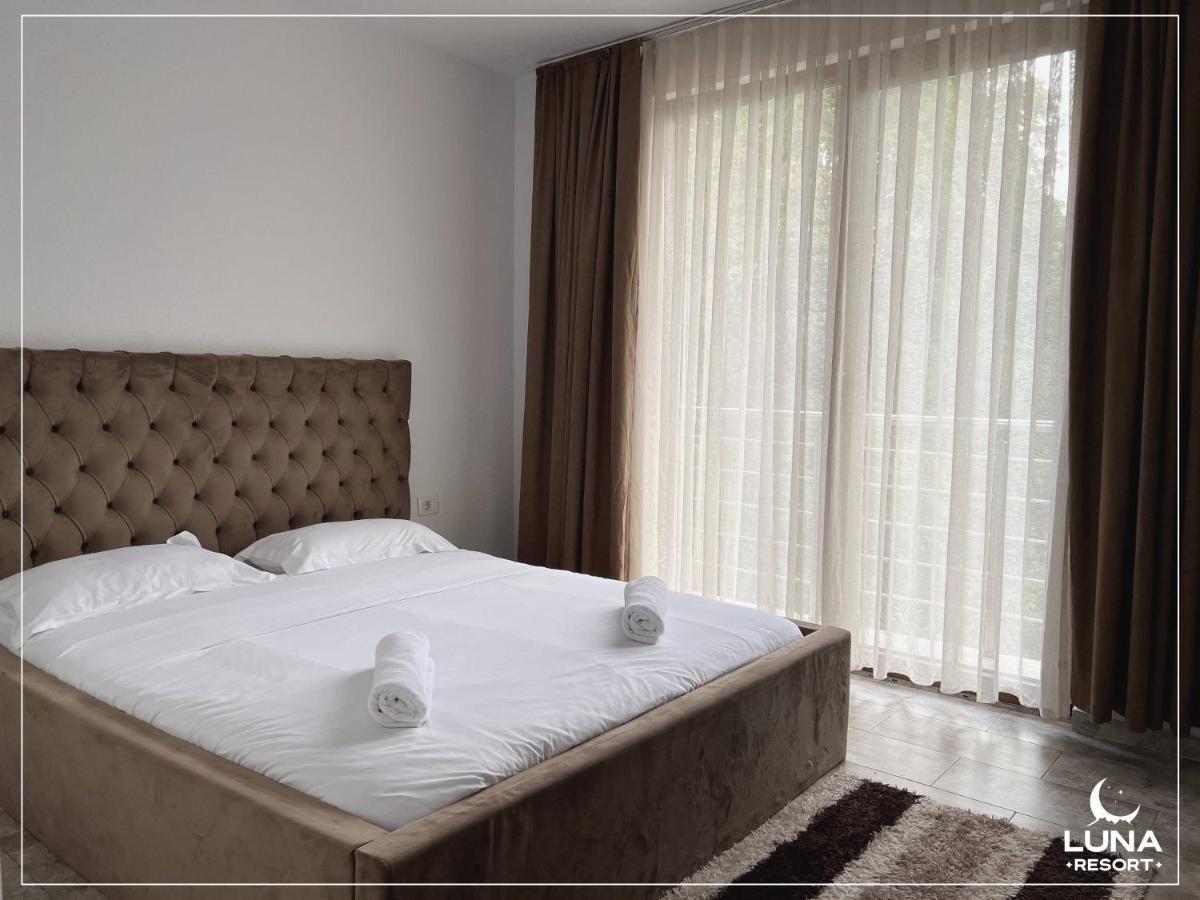 Luna Resort Pejë Esterno foto
