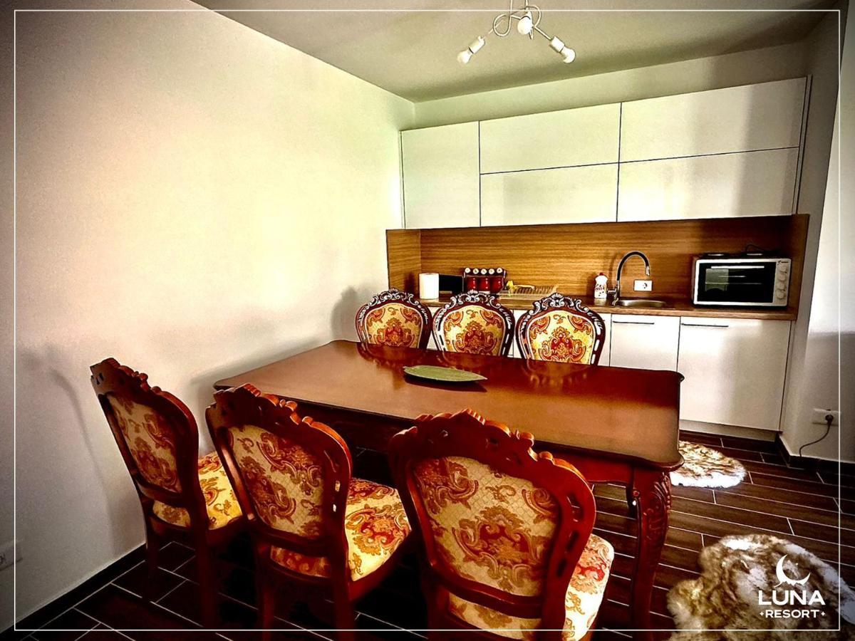 Luna Resort Pejë Esterno foto