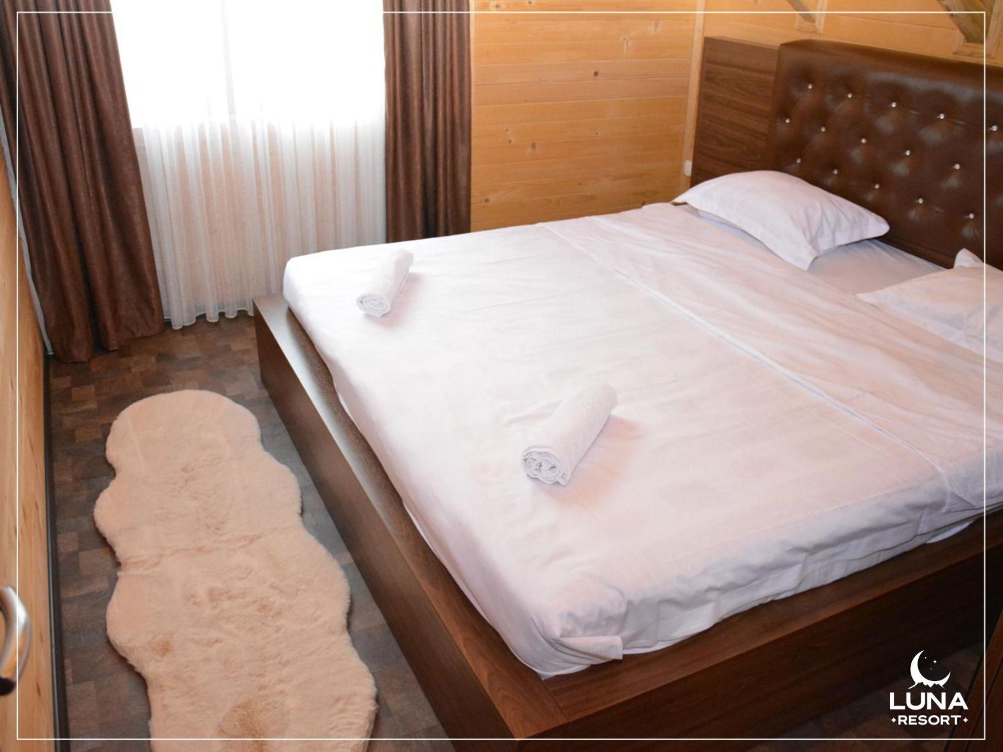 Luna Resort Pejë Esterno foto