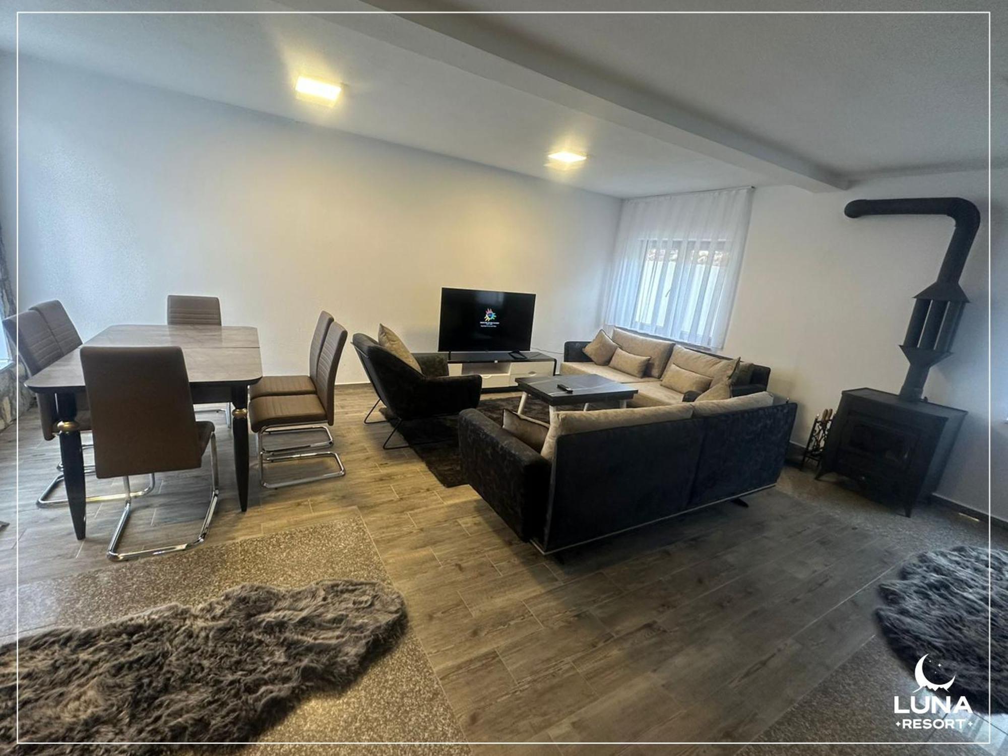 Luna Resort Pejë Esterno foto